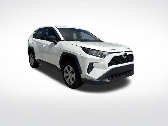 Used 2022 Toyota RAV4 LE FWD image 2
