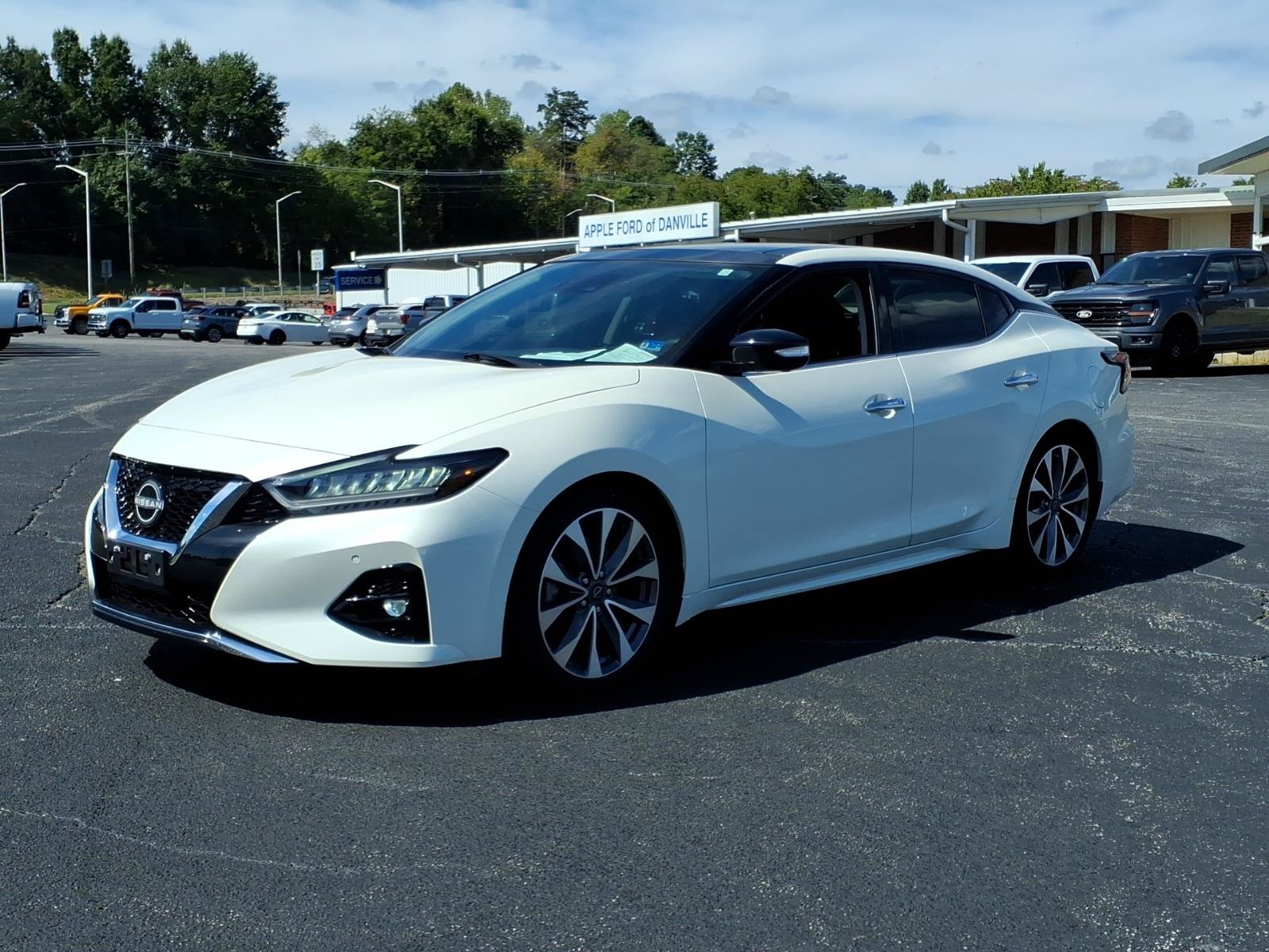 Used 2023 Nissan Maxima Platinum w/ Sport Mat Group FWD image 3