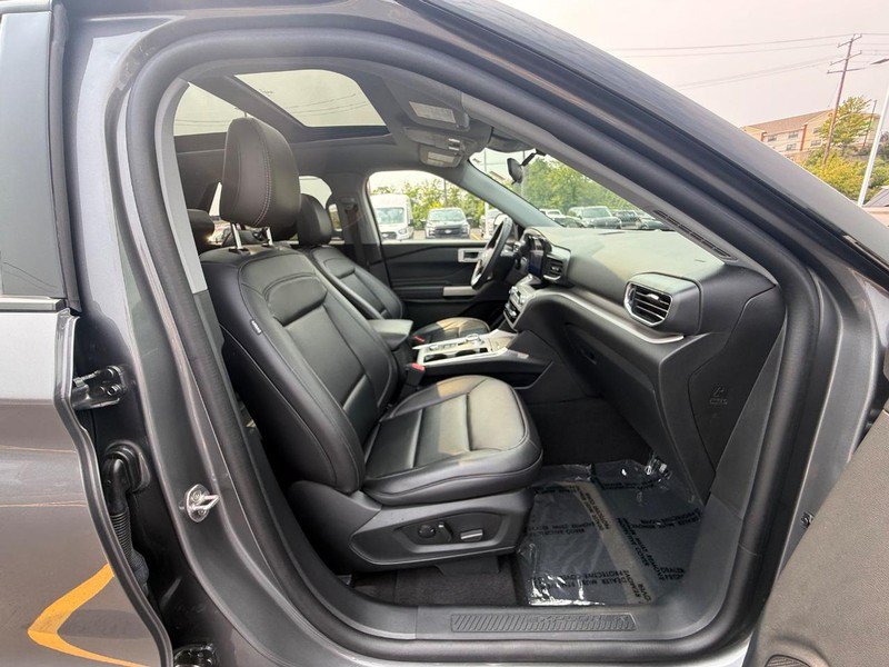 Certified 2023 Ford Explorer XLT w/ Equipment Group 202A AWD/4WD image 14
