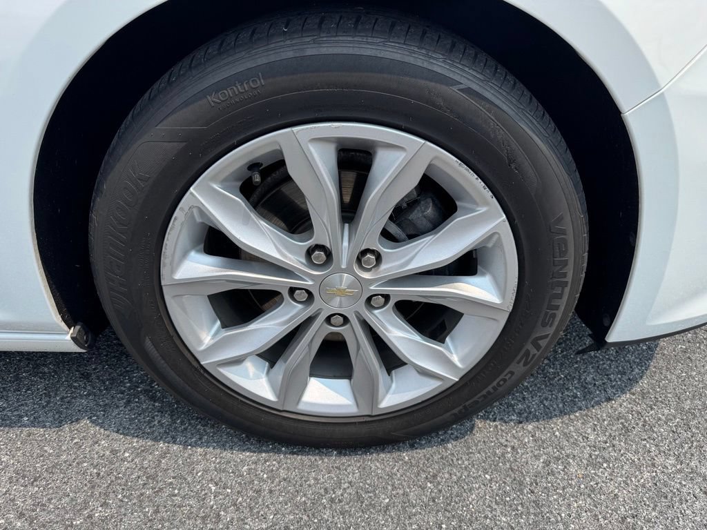 Used 2019 Chevrolet Malibu LT FWD image 9