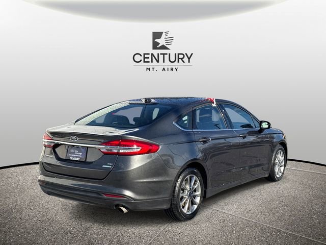 Certified 2017 Ford Fusion SE image 2