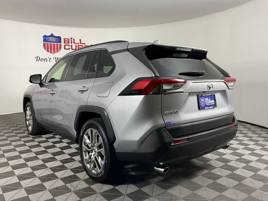 Used 2019 Toyota RAV4 XLE Premium w/ Cold Weather Package AWD/4WD image 5