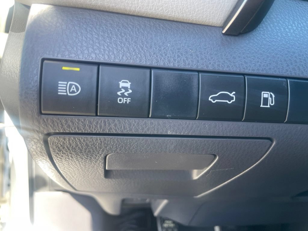 Used 2018 Toyota Camry SE FWD image 15