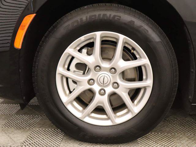 Used 2025 Chrysler Pacifica Select
