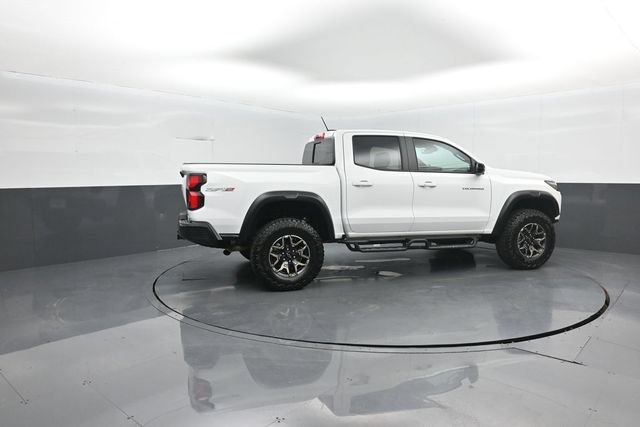 Used 2024 Chevrolet Colorado ZR2 w/ Safety Package AWD/4WD image 8
