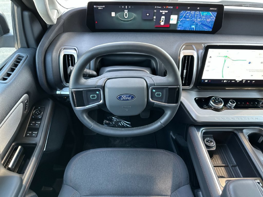 Certified 2025 Ford Expedition Active AWD/4WD image 13