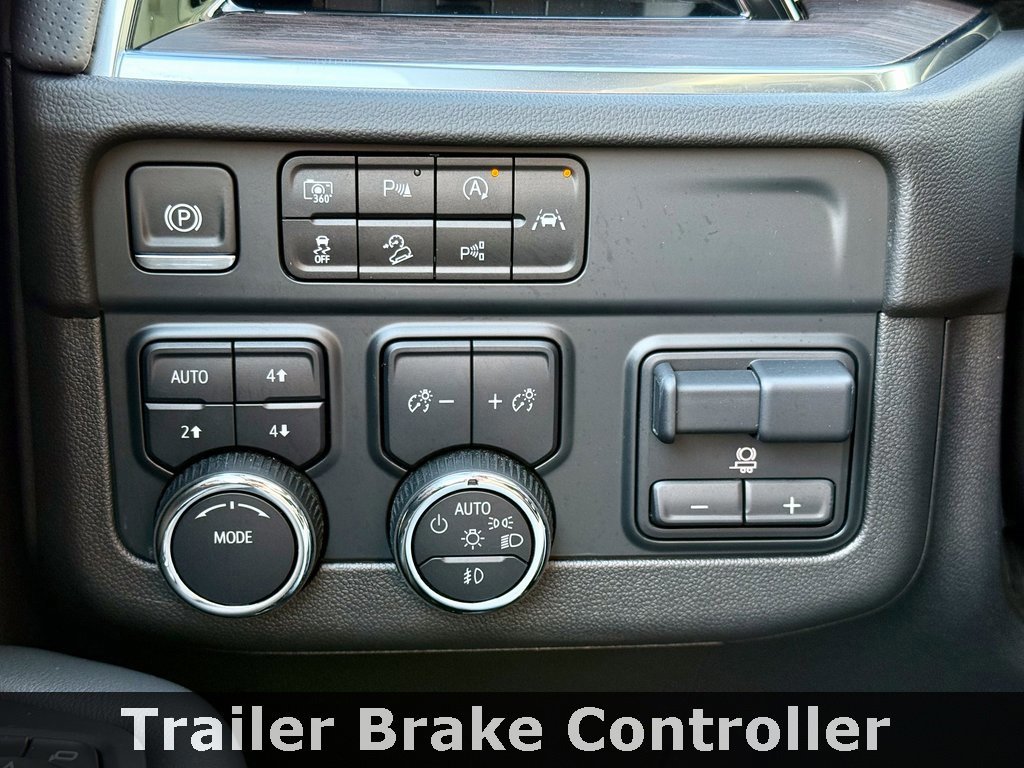 Used 2025 Chevrolet Suburban Premier w/ Sun And Tow Package image 29