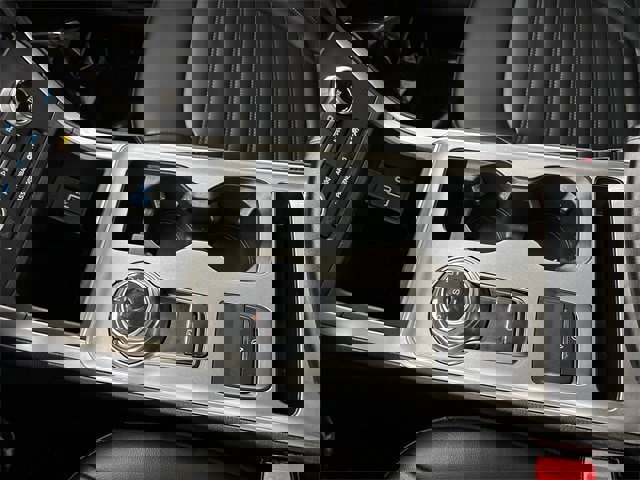 Certified 2024 Ford Edge SEL w/ Convenience Package image 12