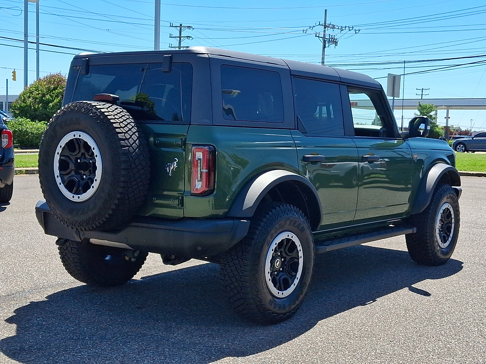 Certified 2023 Ford Bronco Badlands w/ Sasquatch Package AWD/4WD image 11