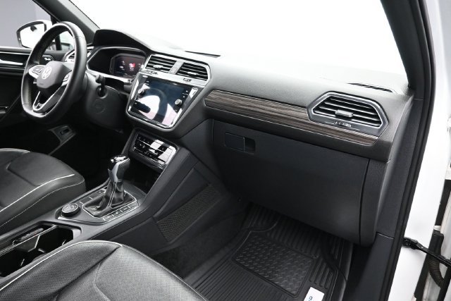 Used 2023 Volkswagen Tiguan SEL R-Line AWD/4WD image 26
