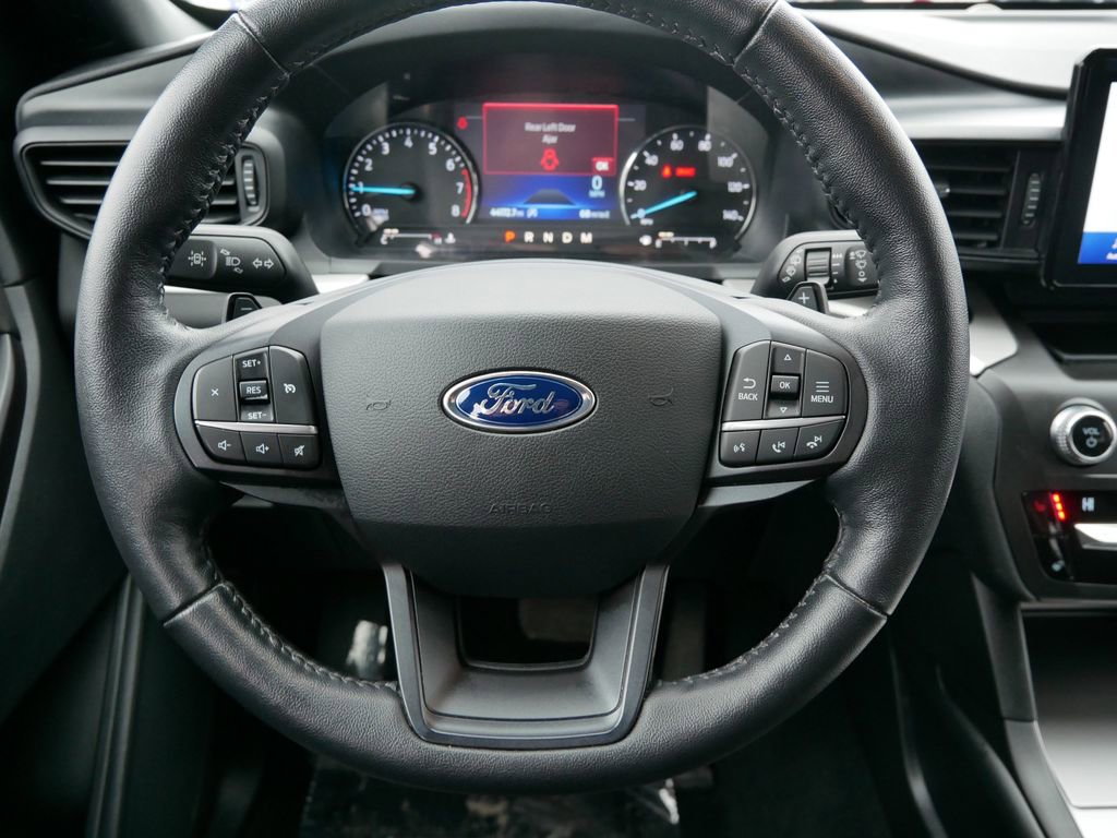 Certified 2025 Ford Escape Platinum AWD/4WD image 19