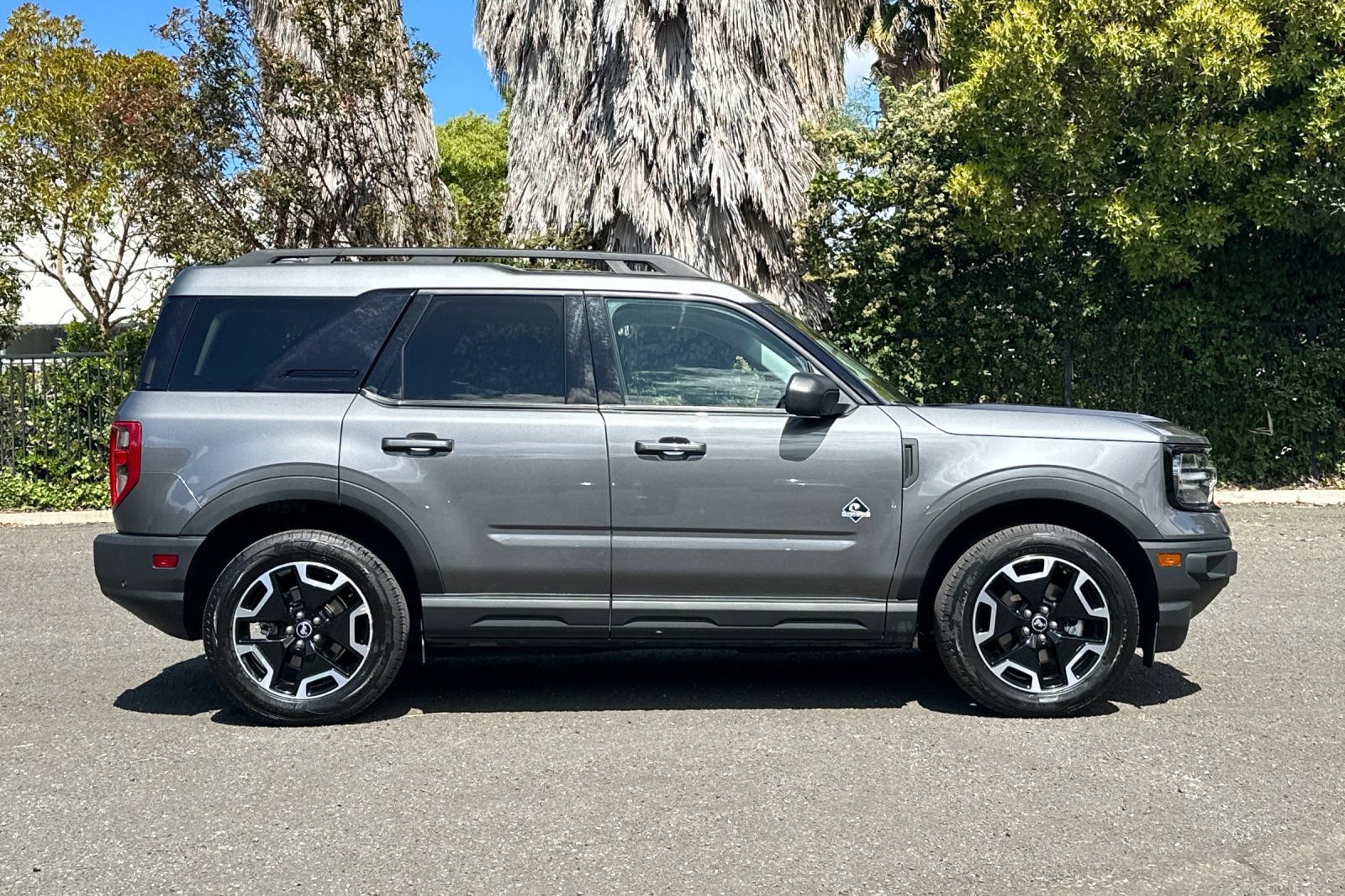 Certified 2023 Ford Bronco Sport Outer Banks AWD/4WD image 2