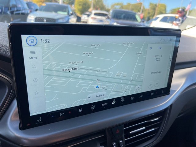 Certified 2025 Ford Escape SE image 15