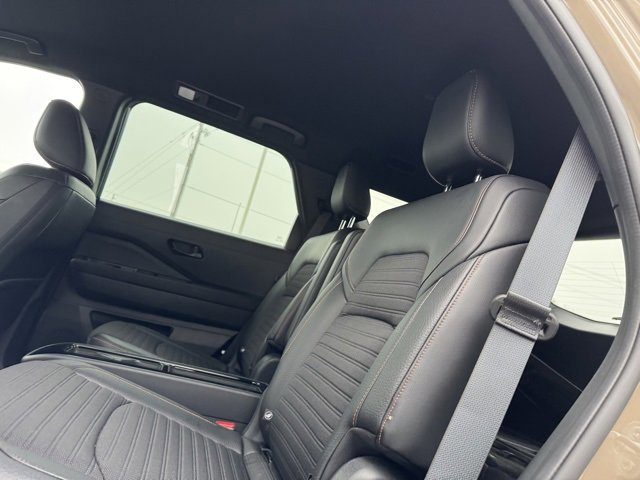 Used 2024 Nissan Pathfinder Rock Creek image 16