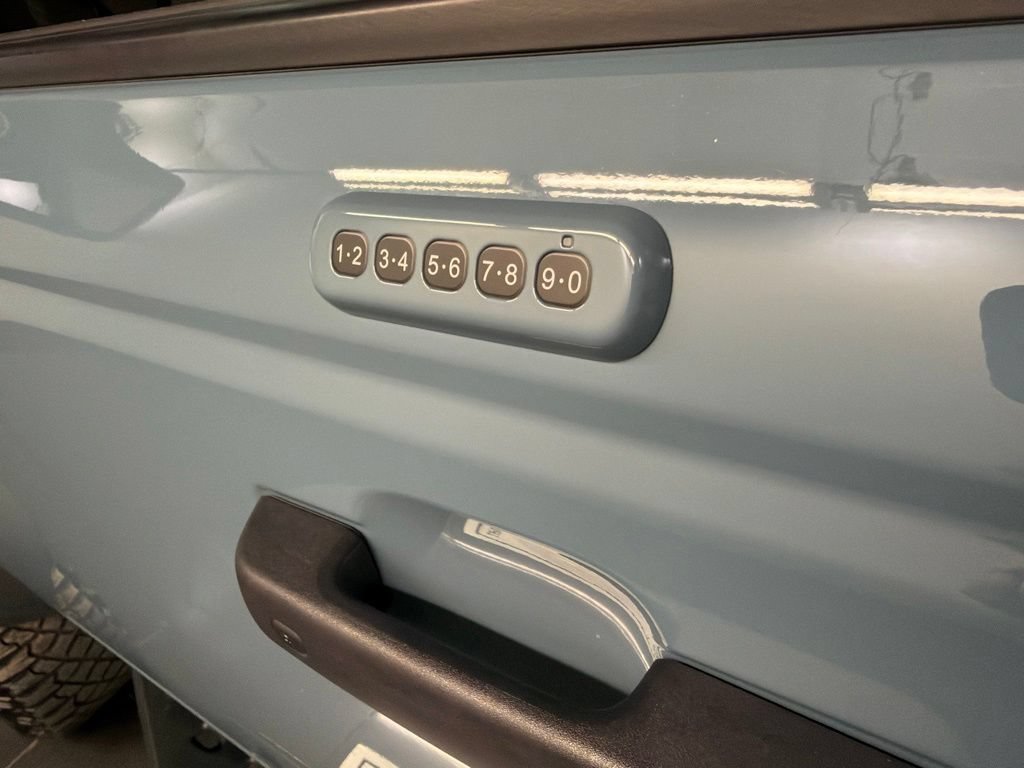 Certified 2023 Ford Bronco Badlands w/ Sasquatch Package AWD/4WD image 31
