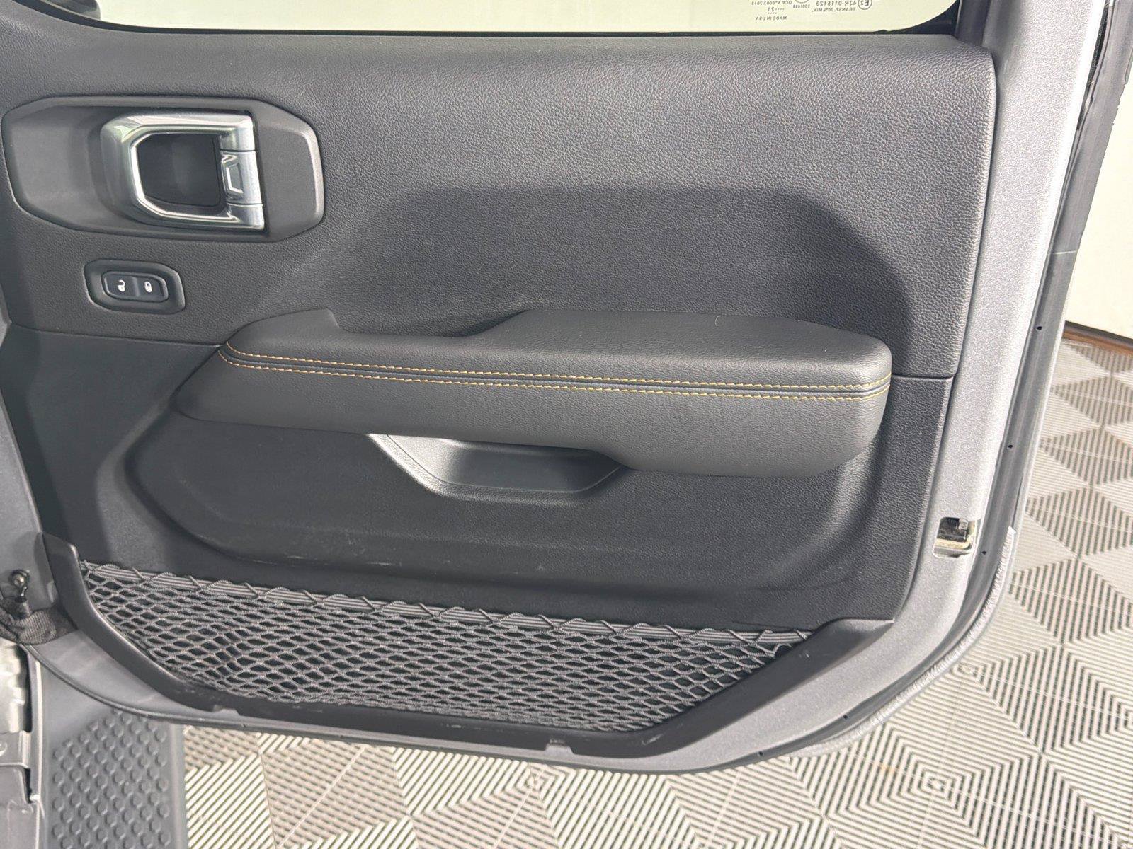 Used 2021 Jeep Wrangler Unlimited Sahara AWD/4WD image 15