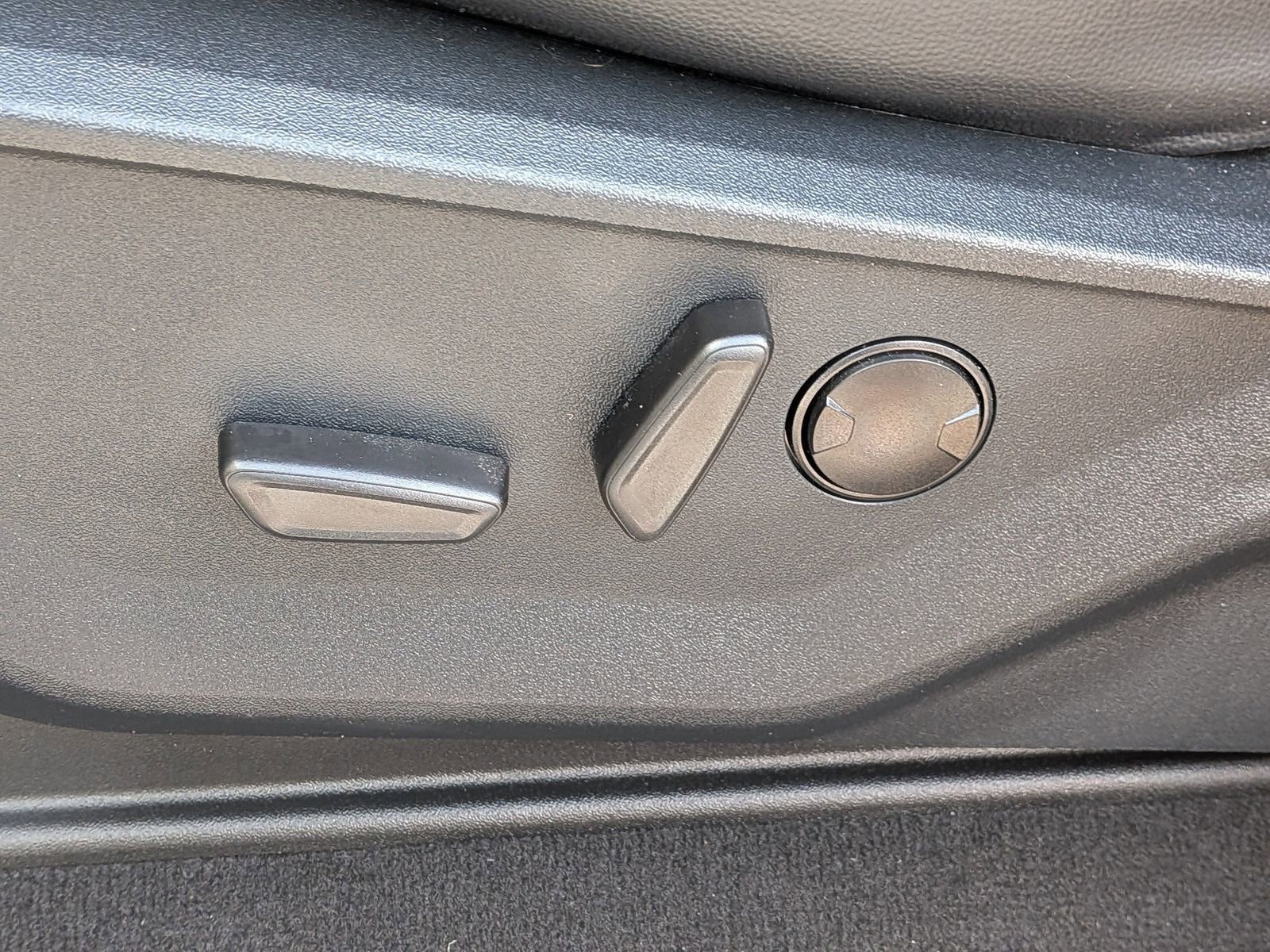 Certified 2026 Ford F250 Lariat w/ Black Appearance Package image 21