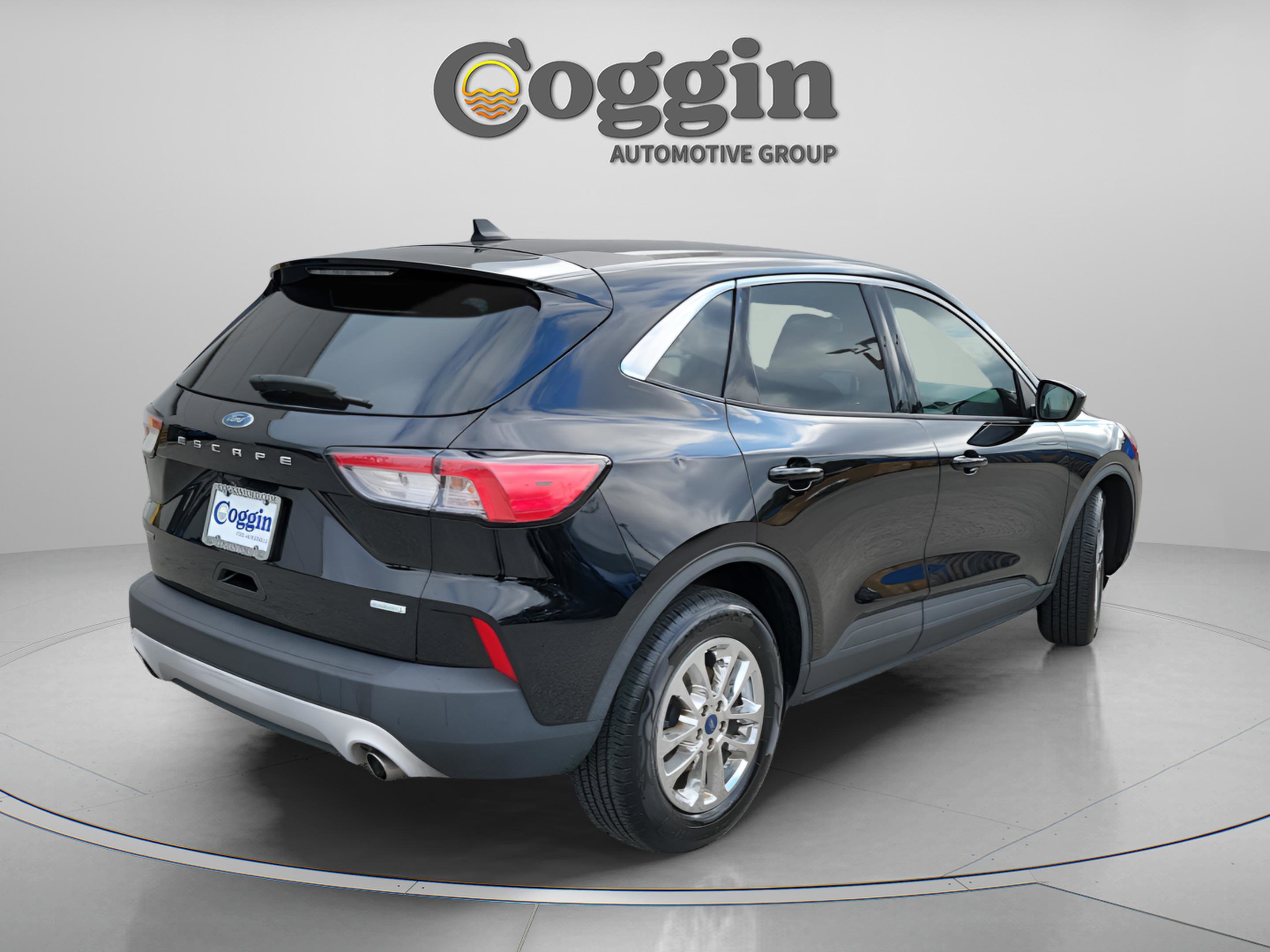 Certified 2020 Ford Escape SE image 3