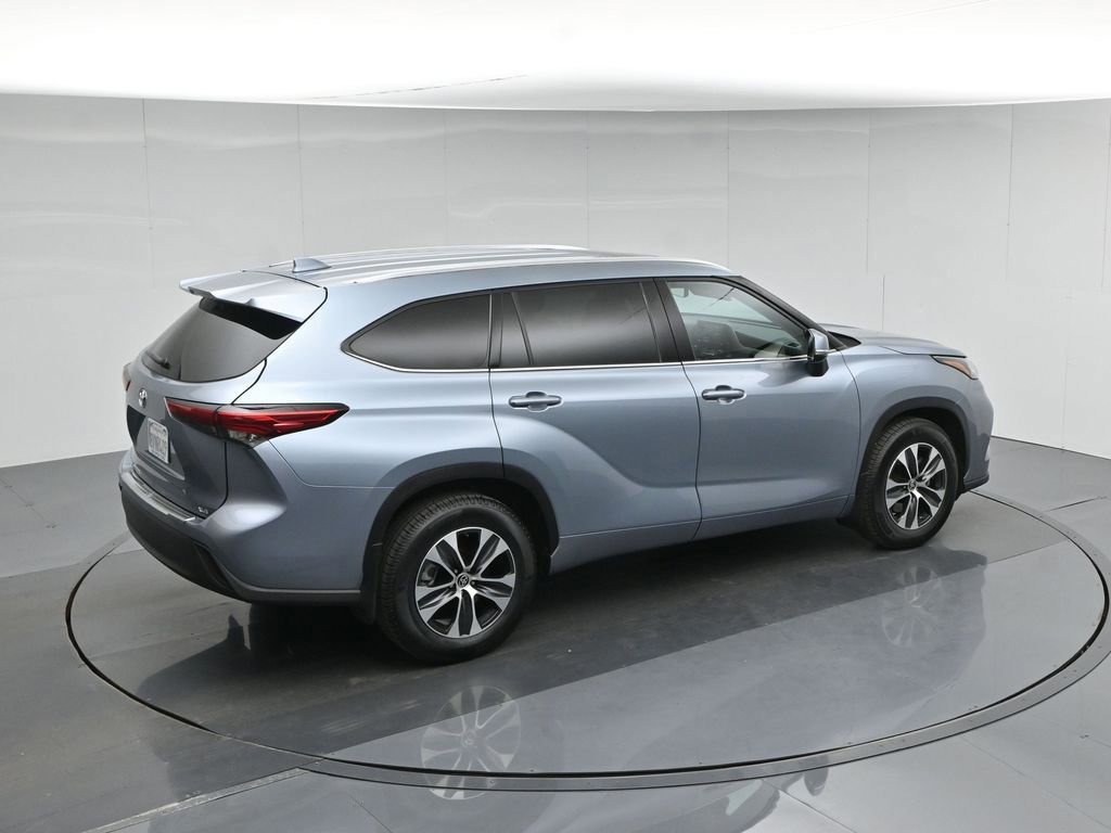 Used 2021 Toyota Highlander XLE image 13