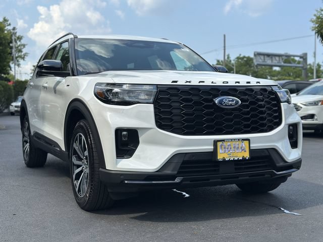 Certified 2025 Ford Explorer ST-Line AWD/4WD image 50