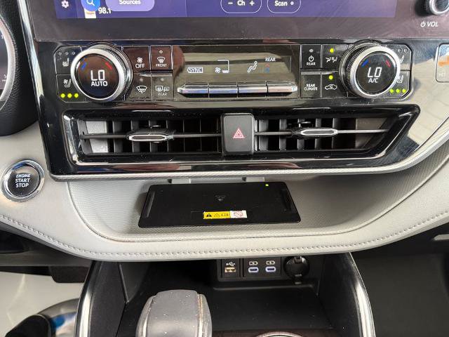 Used 2023 Toyota Highlander Platinum FWD image 20