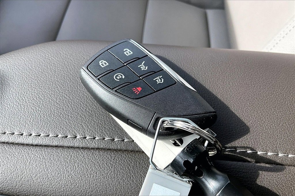 Used 2023 Chevrolet Tahoe Z71 w/ Luxury Package image 13