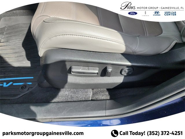 Used 2022 Honda CR-V Touring image 16