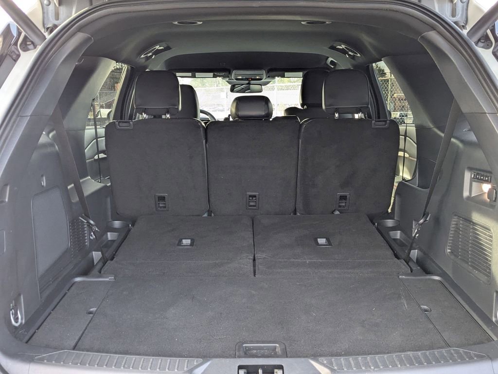 Certified 2025 Ford Explorer ST-Line w/ Premium Package image 11