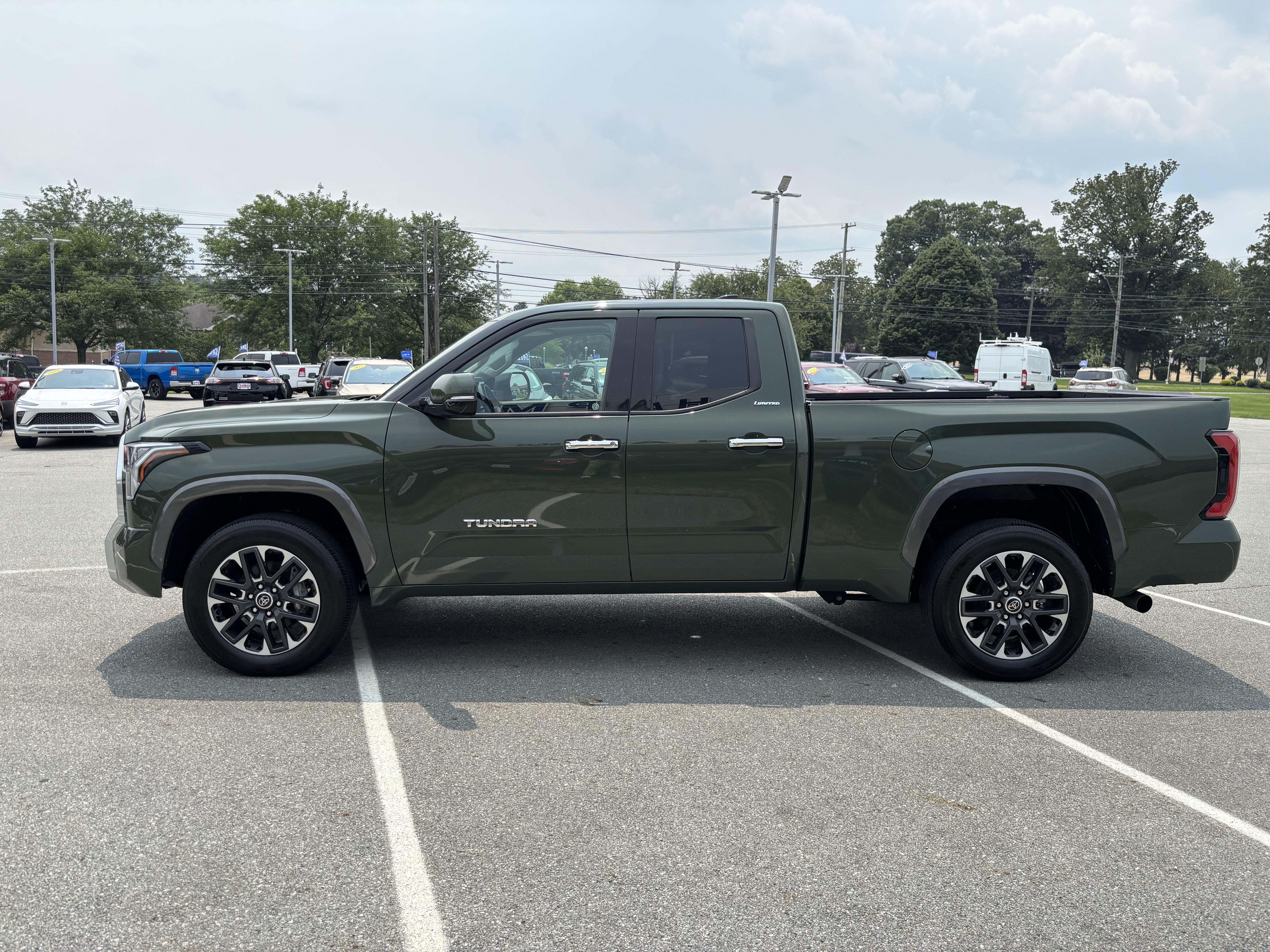 Used 2022 Toyota Tundra Limited AWD/4WD image 4