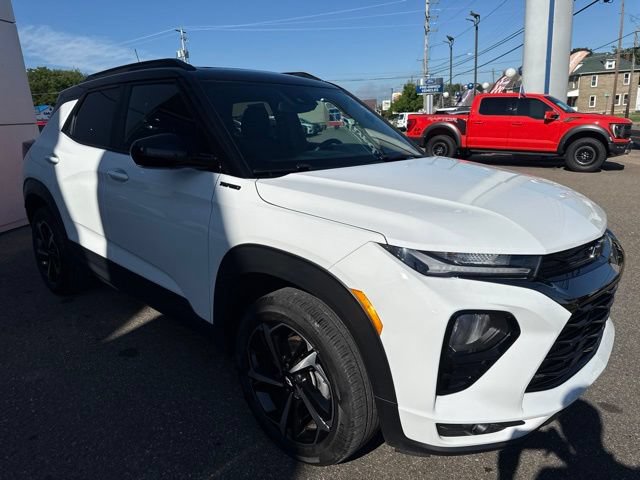 Used 2023 Chevrolet TrailBlazer RS w/ Sun and Liftgate Package AWD/4WD image 4