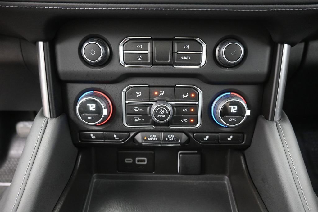 Used 2024 Chevrolet Suburban Z71 w/ Luxury Package AWD/4WD image 29