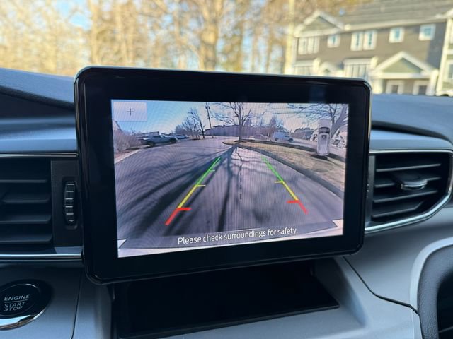 Certified 2022 Ford Explorer XLT w/ Equipment Group 202A image 9