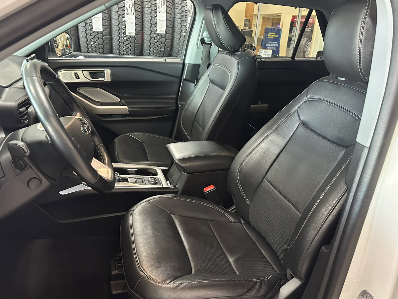 Certified 2023 Ford Explorer Limited w/ Limited Technology Package image 31