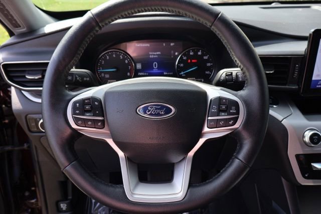Certified 2022 Ford Explorer XLT w/ Equipment Group 202A image 17