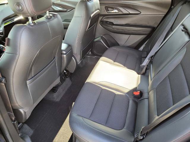 Used 2021 Chevrolet TrailBlazer RS w/ Sun and Liftgate Package FWD image 12