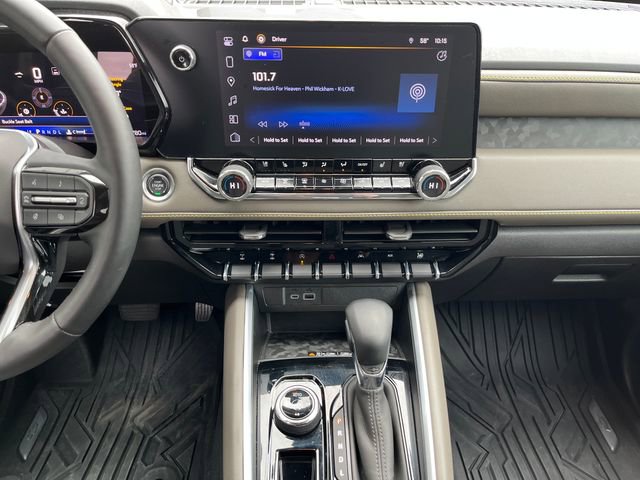 Used 2024 Chevrolet Colorado ZR2 w/ ZR2 Convenience Package III AWD/4WD image 17
