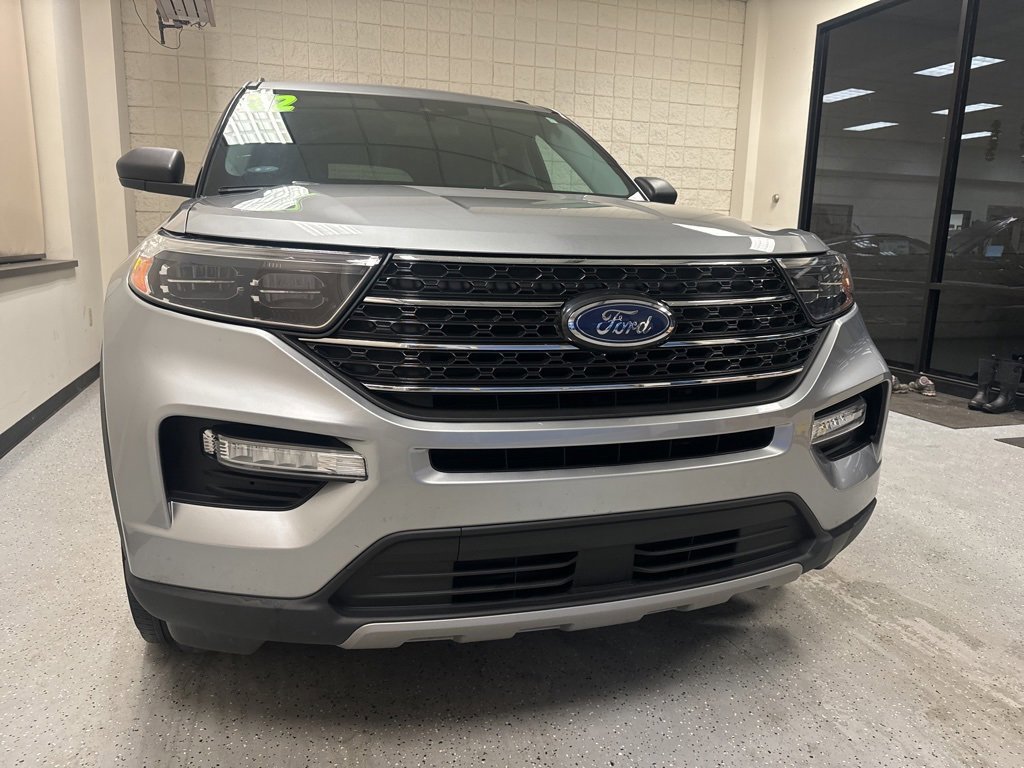 Certified 2022 Ford Explorer XLT w/ Equipment Group 202A image 16