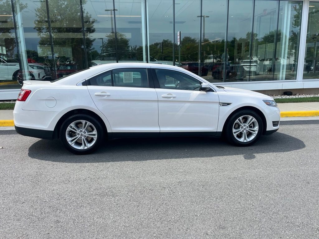 Certified 2017 Ford Taurus SEL w/ Equipment Group 201A FWD image 10