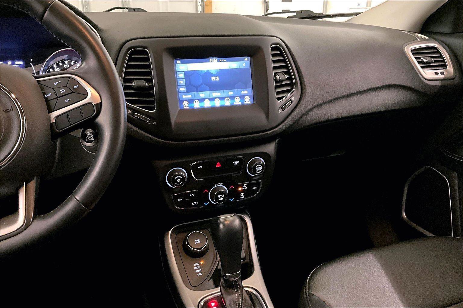 Used 2019 Jeep Compass Latitude image 8