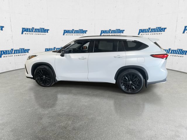 Used 2023 Toyota Highlander XSE FWD image 7