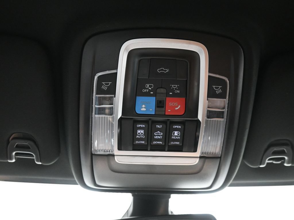 Used 2024 RAM 2500 Limited w/ Towing Technology Group AWD/4WD image 17
