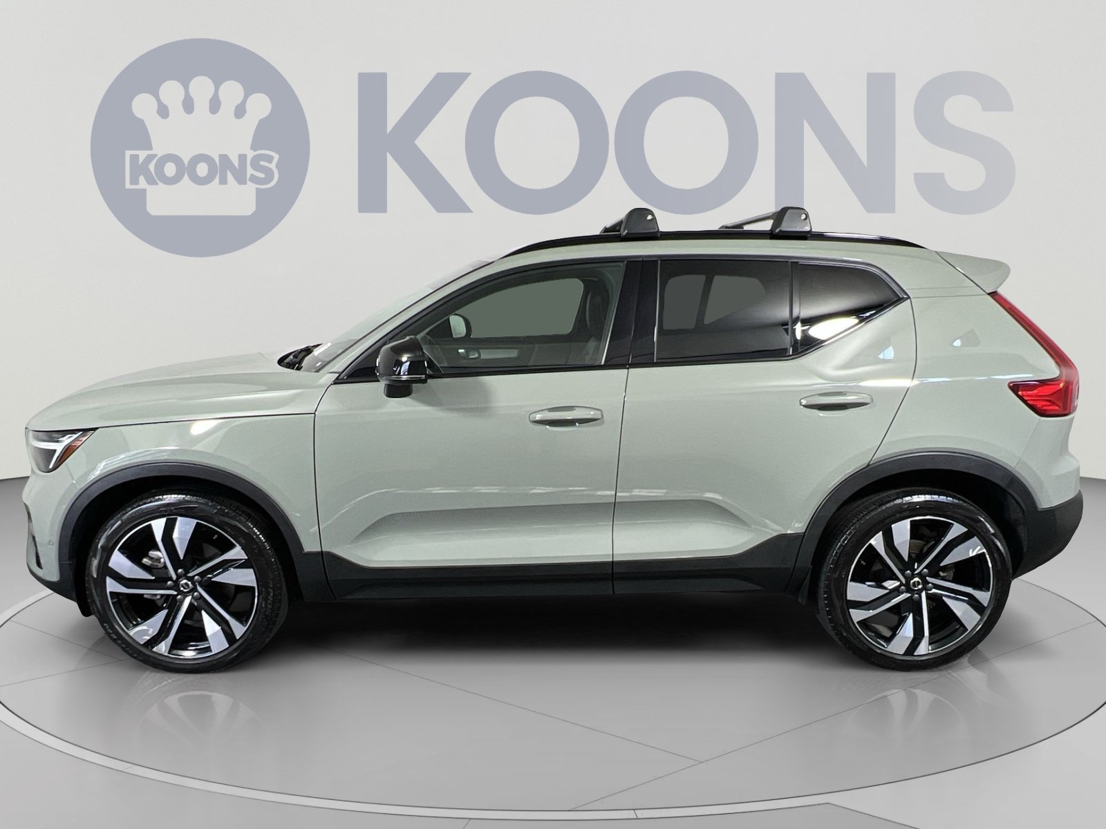 Used 2023 Volvo XC40 B4 Ultimate w/ Climate Package FWD image 7