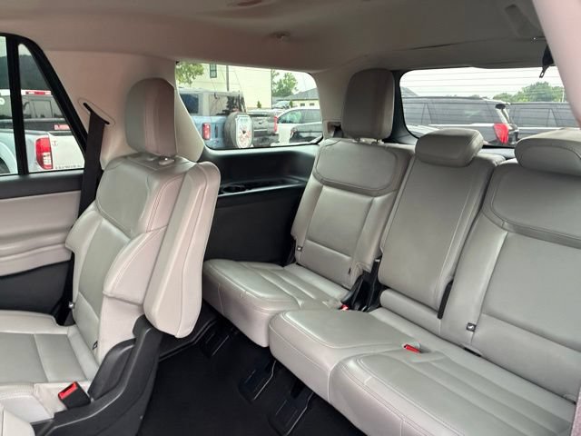 Certified 2025 Ford Expedition Active AWD/4WD image 63