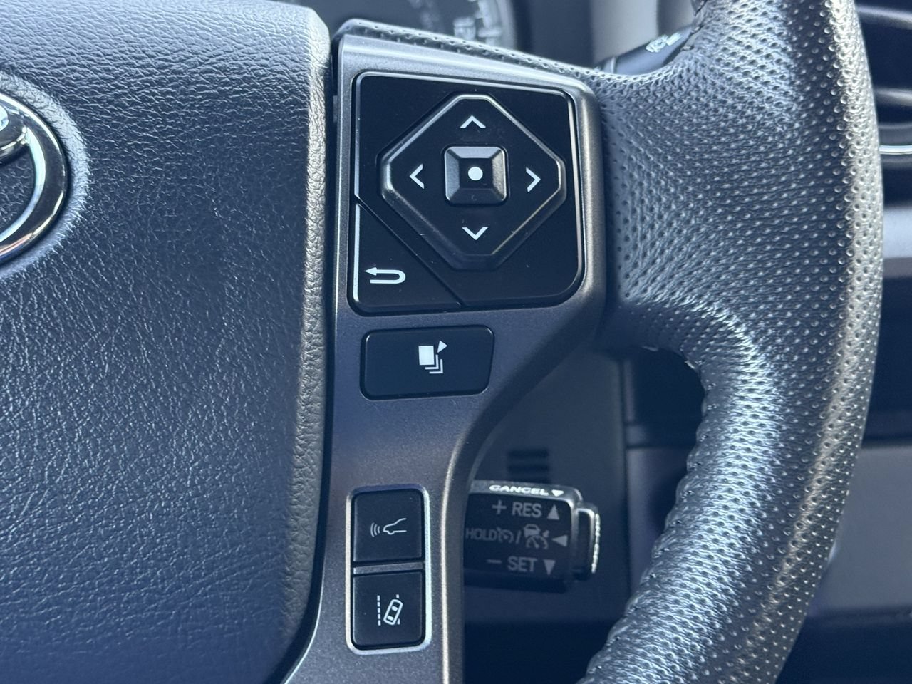 Used 2023 Toyota Tacoma TRD Sport w/ Technology Package RWD image 14