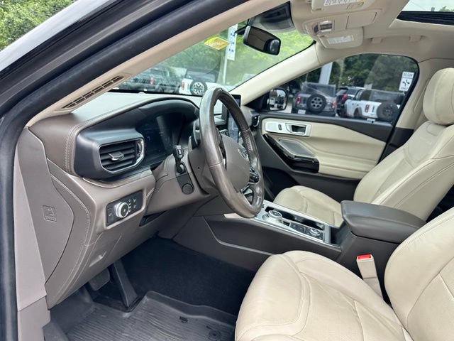 Certified 2021 Ford Explorer Platinum w/ Equipment Group 601A AWD/4WD image 32