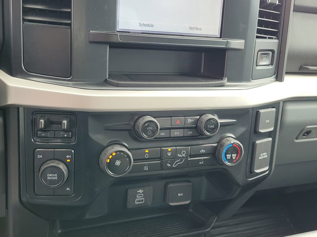 Certified 2025 Ford F350 XLT AWD/4WD image 28