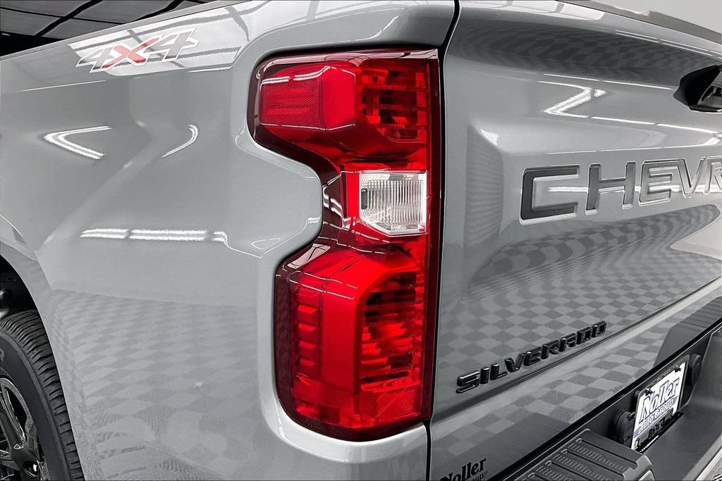 Used 2023 Chevrolet Silverado 1500 Custom w/ LPO, Dark Essentials Package AWD/4WD image 31