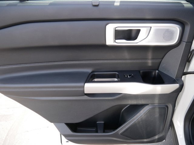 Certified 2022 Ford Explorer Limited w/ Limited Technology Package AWD/4WD image 13