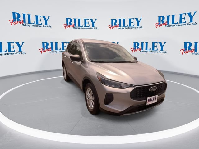 Certified 2023 Ford Escape Active AWD/4WD image 2