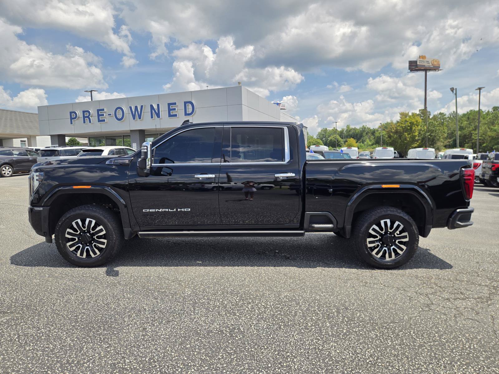 Used 2026 GMC Sierra 2500 Denali Ultimate AWD/4WD image 14